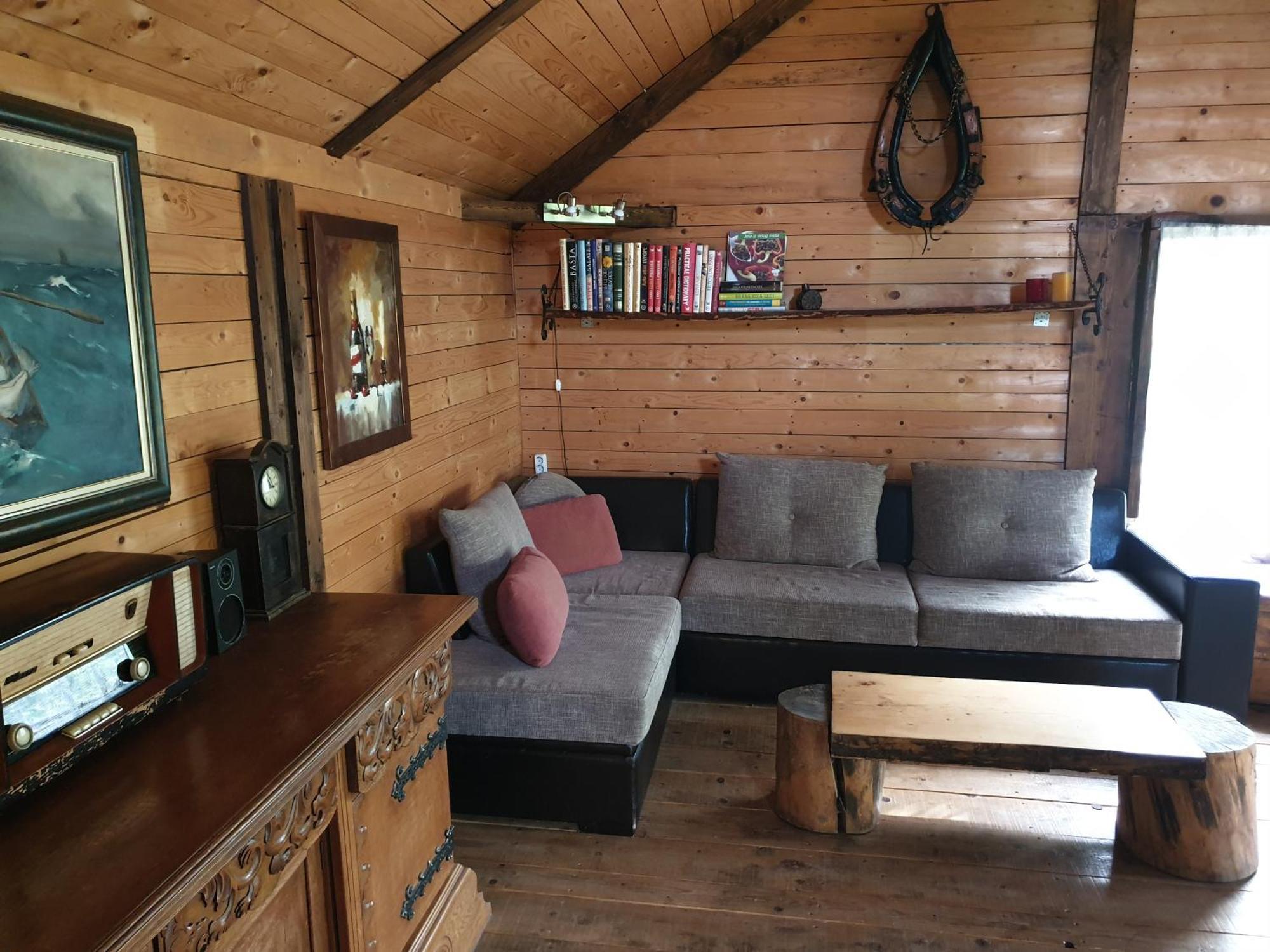 Log Cabin Belgrad Exteriör bild